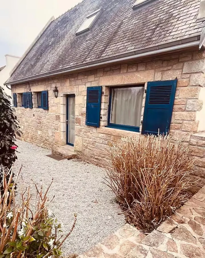 Jolie Maison, Idealement Situee Crozon